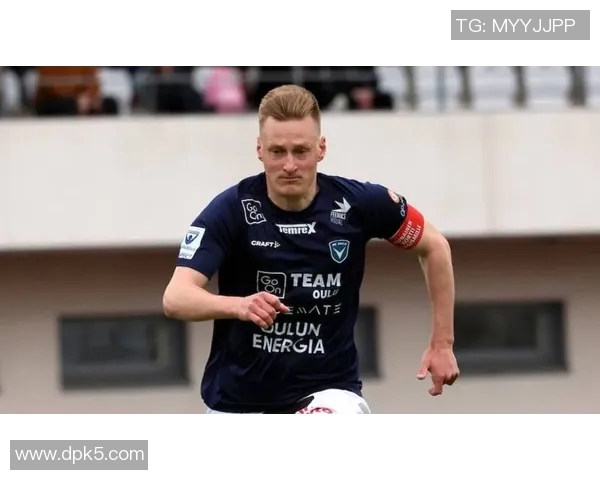 巴迪与赫尔辛基的精彩对决揭示足球战术与团队合作的魅力